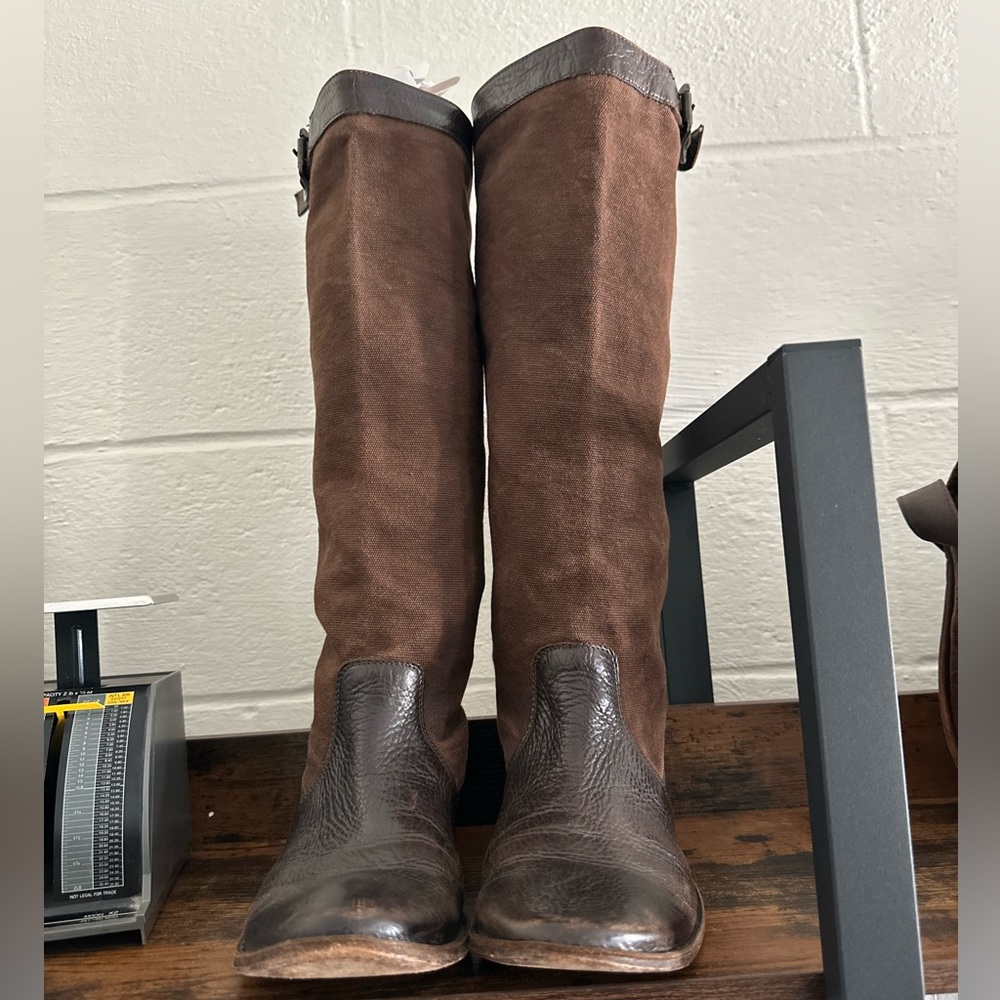 268• Beautiful Brown Frye Boots